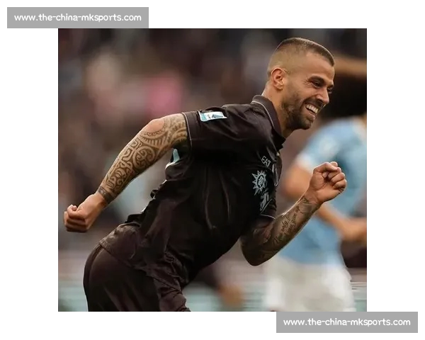 国米帕尔马转会拉锯战:2200 万 + 浮动 VS2500 万固定,博尼花落谁家? 国米帕尔马转会拉锯战:2200 万 + 浮动 VS2500 万固定,博尼花落谁家?