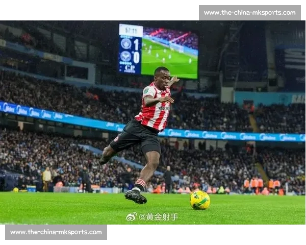 英超三强争夺埃基蒂克，曼联领跑 1 亿欧锋线战